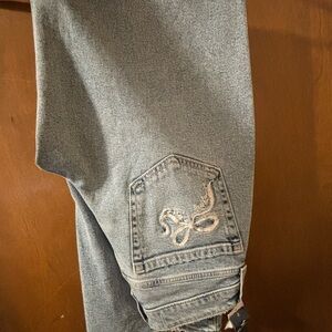 Women’s Baggy bow jeans